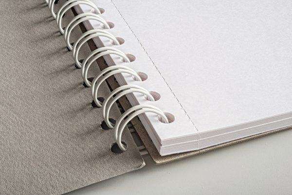LİTVANYA İMALATI SMİLTAİNİS A4 ESKİZ DEFTERİ BRİSTOL 185 GSM PERFORAJLI - Görsel 2